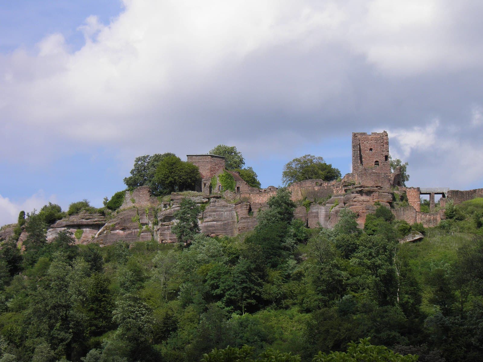 Ruines du château de Lutzelbourg